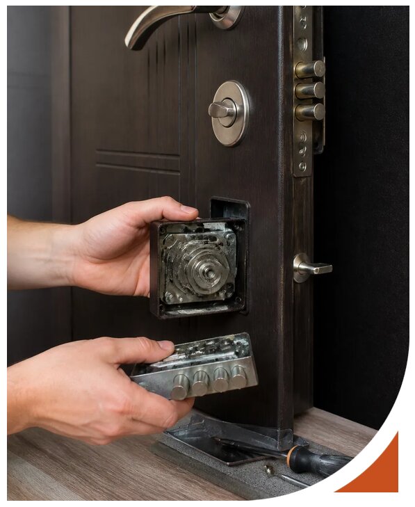 Ремонт накладного замка с выездом мастера в Таганроге